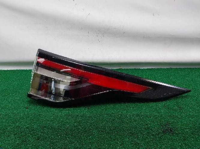 Tail Light Right (RH) Land Rover Discovery (2018–2019)