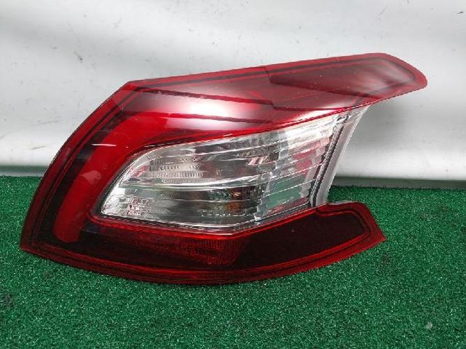 Tail Light Right (RH) Peugeot 308 (2016)