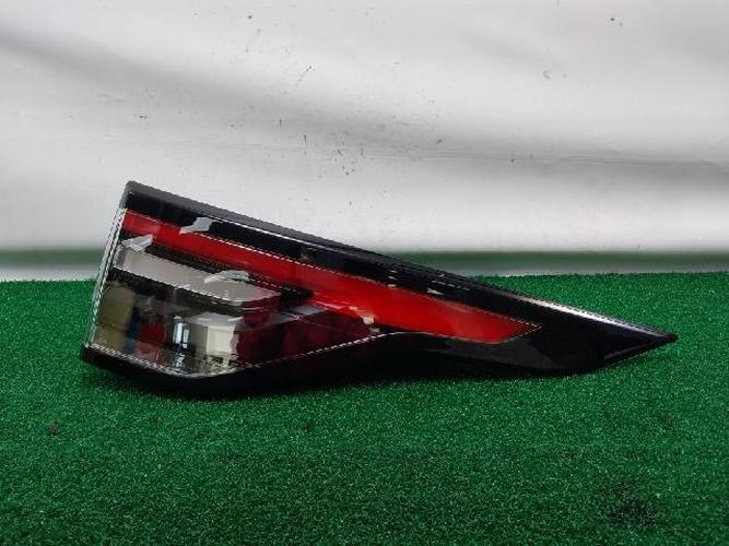 Tail Light Right (RH) Land Rover Discovery (2018–2019)