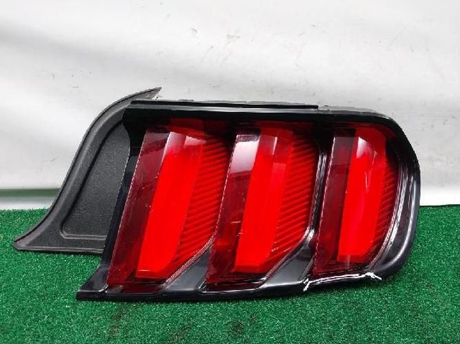 Tail Light Right (RH) Ford Mustang (2015)