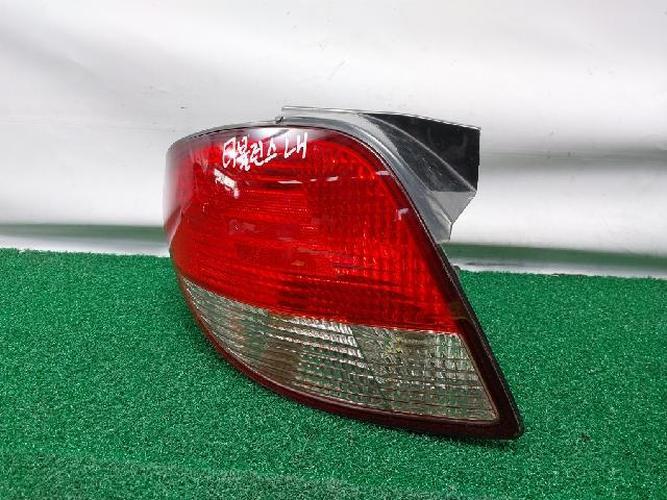 Tail Light Left (LH) Hyundai Tiburon (2000)