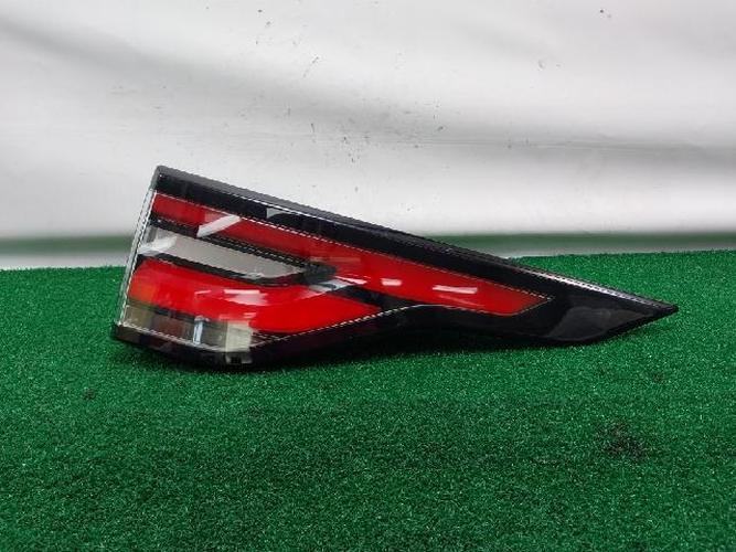 Tail Light Right (RH) Land Rover Discovery (2019)
