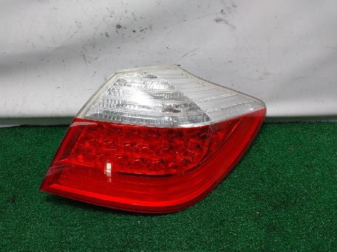 Tail Light Right (RH) Hyundai Genesis (2008–2012)