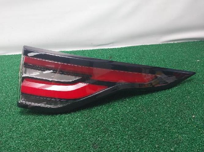 Tail Light Right (RH) Land Rover Discovery (2019)