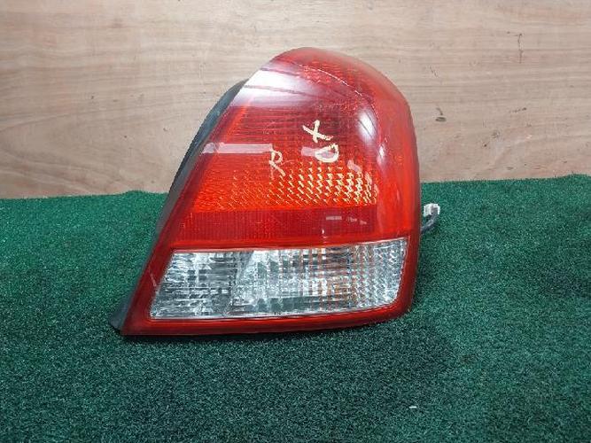 Tail Light Right (RH) Hyundai Elantra (2001–2002)
