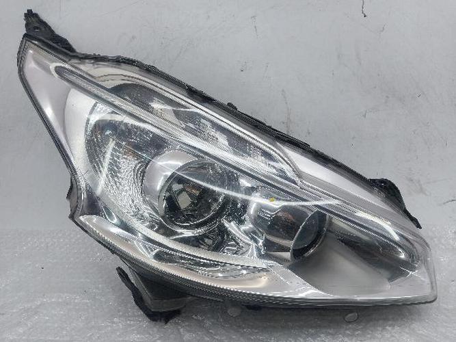 Фара передняя правая Peugeot 208 (2014–2015)