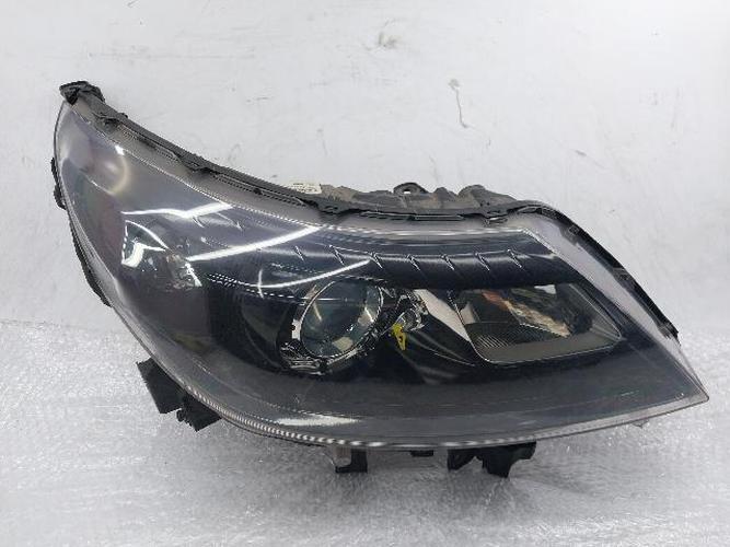 Headlight Right (RH) Renault SM5 (2010–2011)