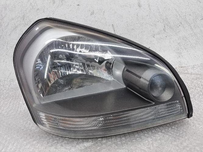 Headlight Right (RH) Hyundai Tucson (2005–2007)