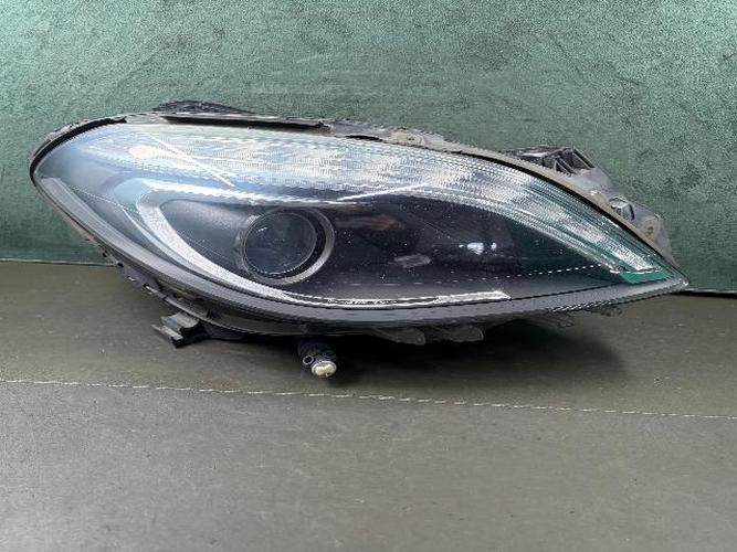 Headlight Right (RH) Mercedes-Benz B-Class (2013)