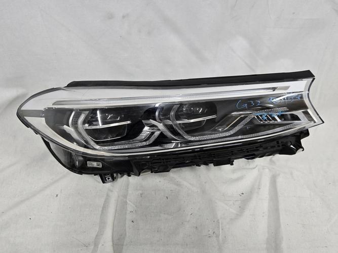 Фара передняя правая BMW GranTurismo (2017)