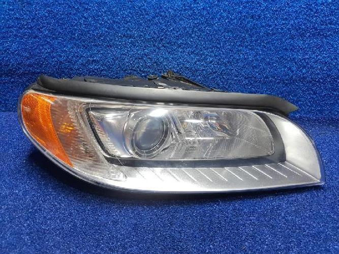 Фара передняя правая Volvo S80 (2007)