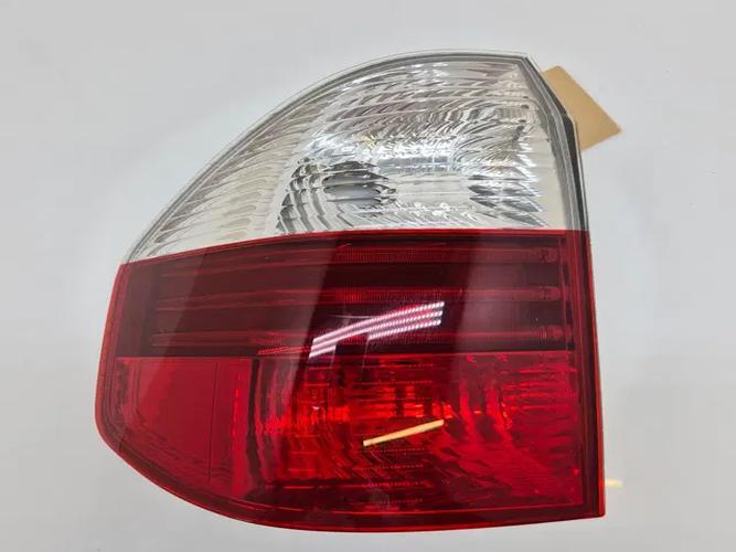 Фонарь задний левый внешний BMW X Series (2008)