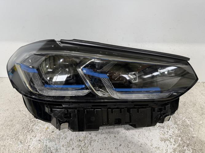 Фара передняя правая BMW X3 (2022)