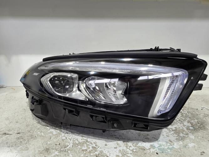 Headlight Right (RH) Mercedes-Benz A-Class (2024)