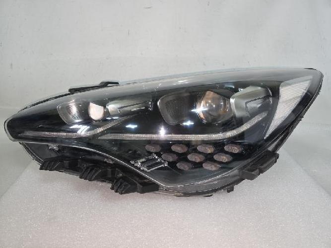 Headlight Left (LH) Kia Stinger (2017–2018)