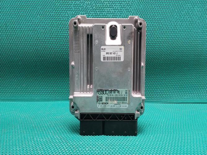 Блок управления двигателем (ECU) Audi Q5 (2011)