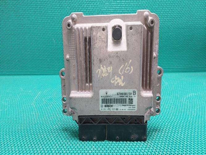 Блок управления двигателем (ECU) Maserati Ghibli (2016)