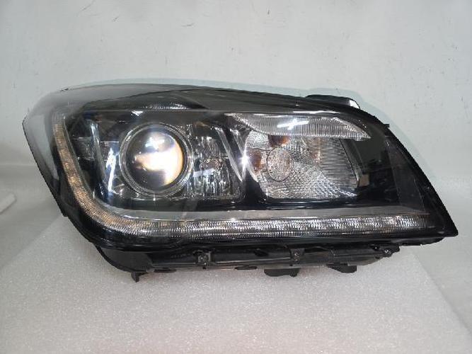 Headlight Right (RH) Genesis G80 (2018)