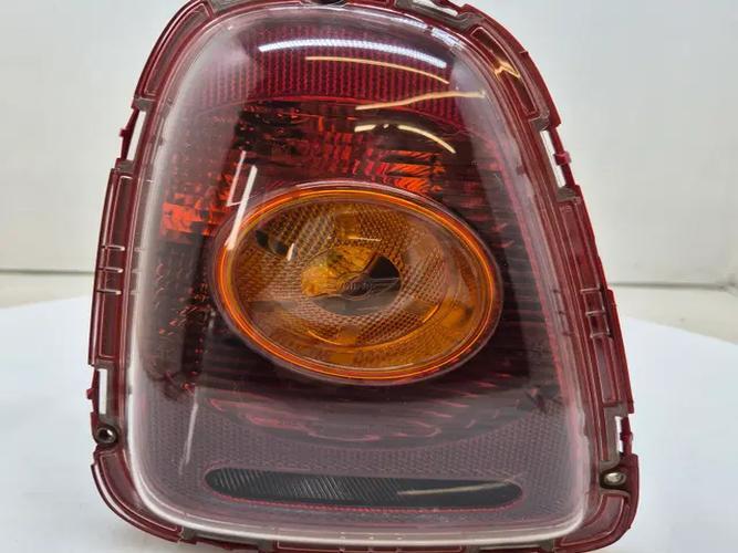 Фонарь задний левый внешний Mini (2009)