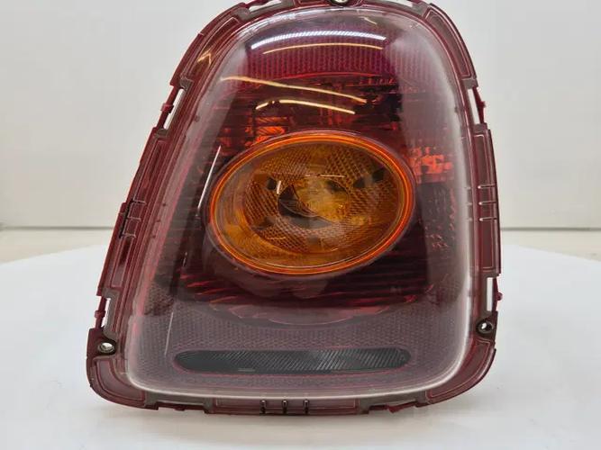 Фонарь задний правый внешний Mini (2009)