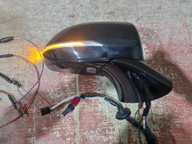 Side Mirror Right (RH) Genesis (2016–2018)