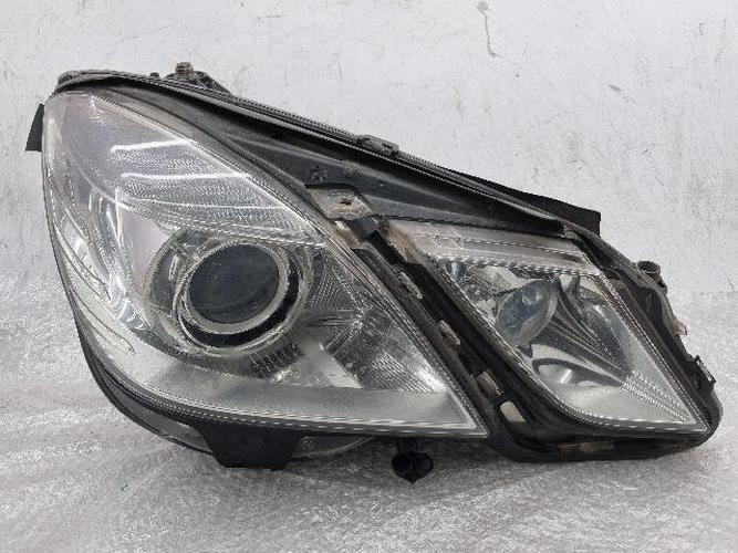 Headlight Right (RH) Mercedes-Benz E-Class (2010–2012)
