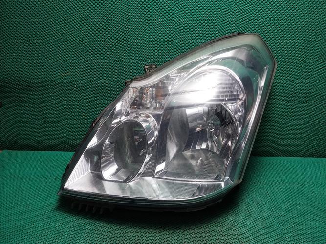 Headlight Left (LH) Renault SM7 (2009)
