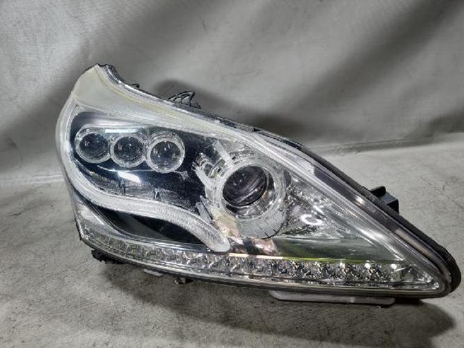 Headlight Right (RH) Hyundai Equus (2010–2013)
