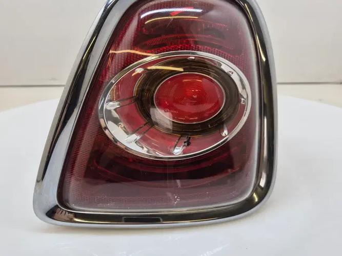 Фонарь задний правый внешний Mini Cooper (2012)