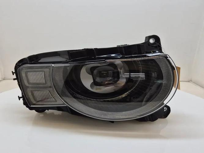Headlight Right (RH) Land Rover Defender (2021)