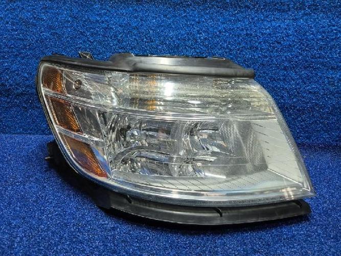 Headlight Right (RH) Ford Taurus (2008)