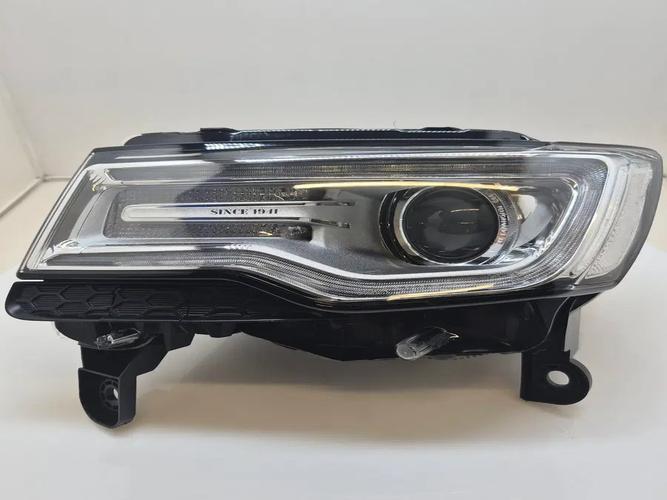Headlight Left (LH) Jeep Grand Cherokee (2015)
