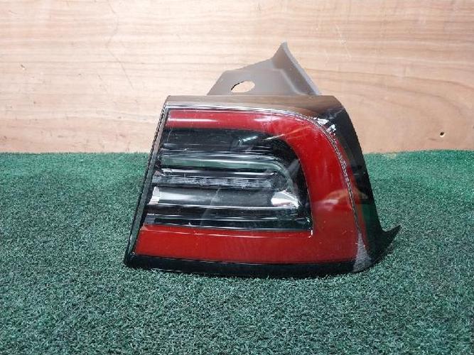 Tail Light Right (RH) Tesla Model 3 (2021)