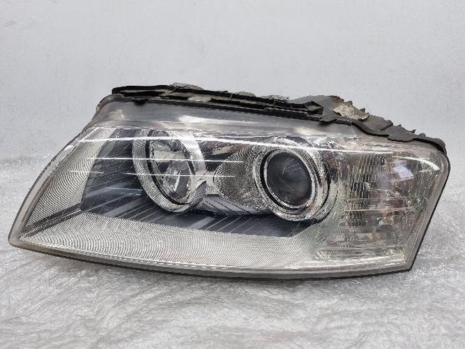 Headlight Left (LH) Audi A8 (2006)