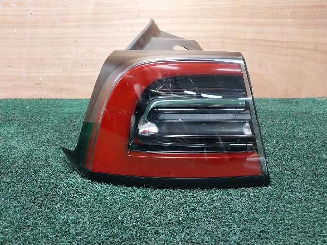 Tail Light Left (LH) Tesla Model Y (2020)
