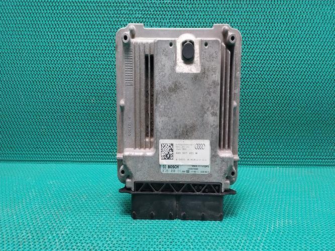 Блок управления двигателем (ECU) Audi A8 (2015)