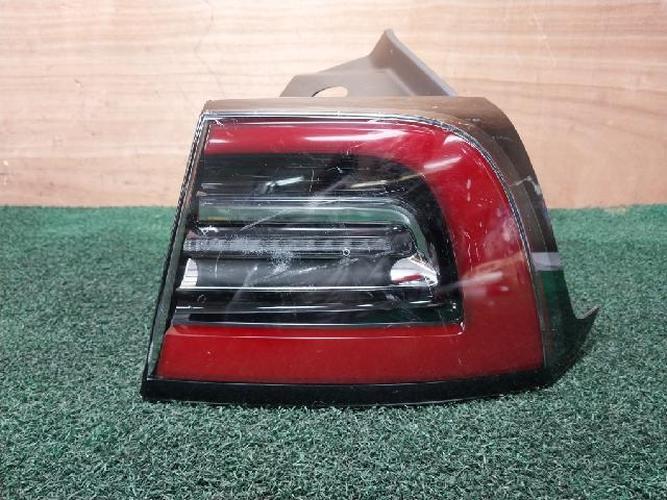 Tail Light Right (RH) Tesla Model 3 (2021)