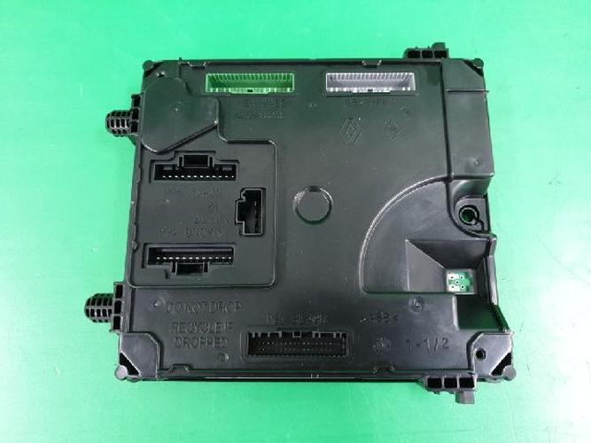 Body Control Module (BCM) Renault SM5 (2011)