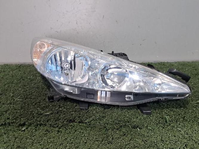Headlight Right (RH) Peugeot 207 (2011)