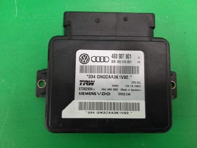 Блок управления двигателем (ECU) Audi A8 (2004)