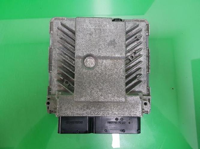 Блок управления двигателем (ECU) Volkswagen Golf (2008)