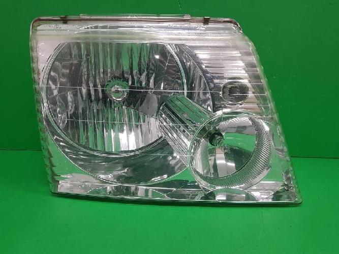 Headlight Right (RH) Ford Explorer (2005)