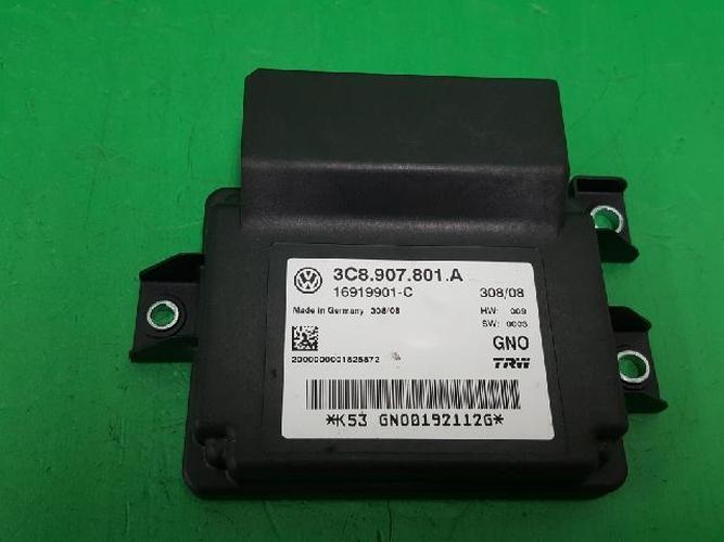 Блок комфорта (BCM) Volkswagen Passat (2009)
