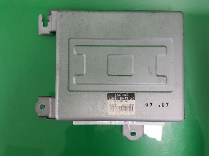 Body Control Module (BCM) Jaguar XJ (2008)