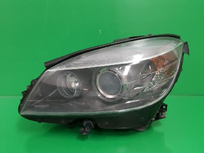 Headlight Left (LH) Mercedes-Benz C-Class (2010)