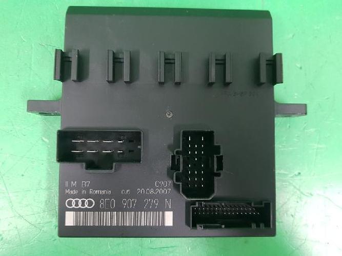 Блок комфорта (BCM) Audi A4 (2008)