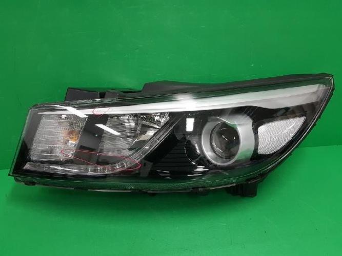 Headlight Left (LH) Kia Carnival (2016)