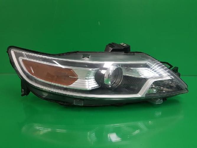Фара передняя правая Ford Taurus (2010)
