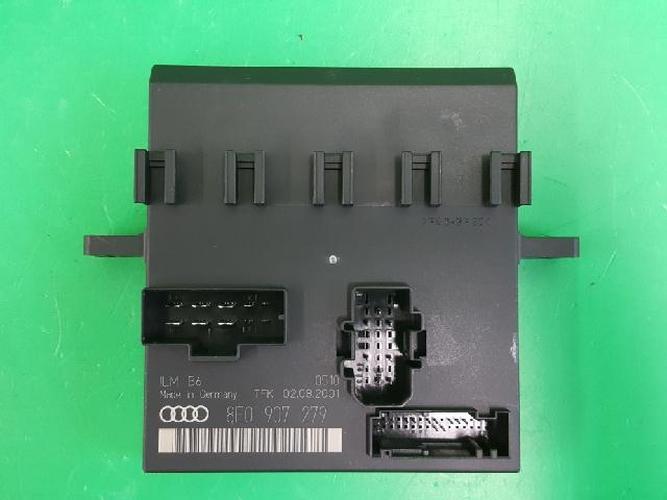 Блок комфорта (BCM) Audi A4 (2001)