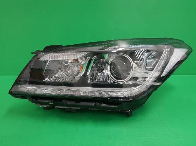 Headlight Left (LH) Genesis G80 (2017)